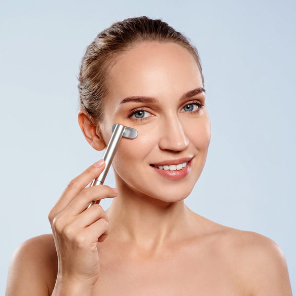 Gently glide Eye Wand upward and outward over the intended treatment area.
